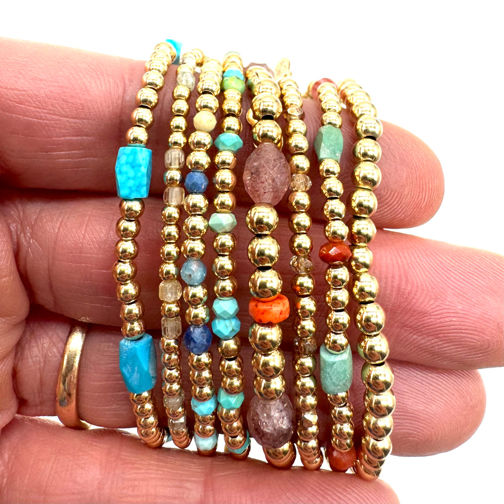 Gold Beaded Stretch Bracelet w/Novelty Stones