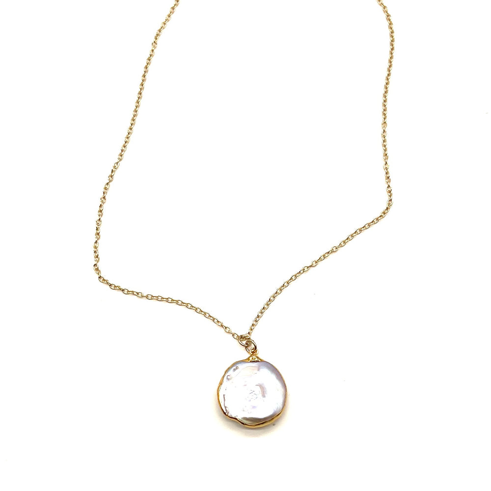 
            
                Load image into Gallery viewer, Gold Freshwater Pearl Pendant Necklace
            
        